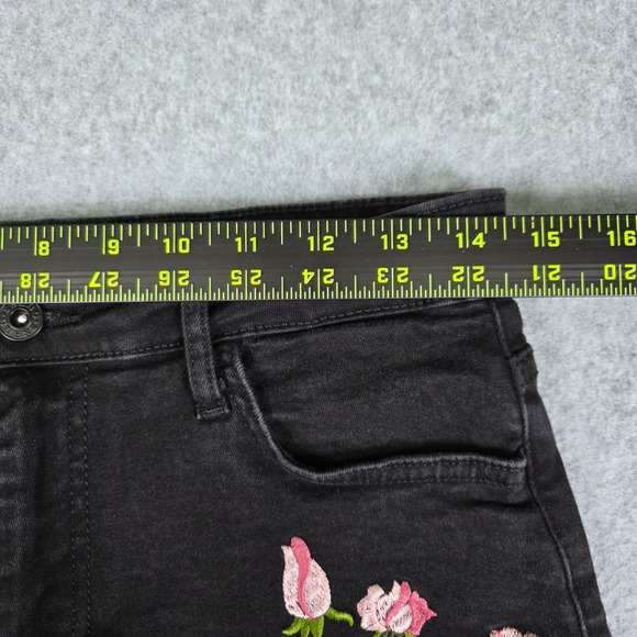 Guess Los Angeles Floral Embroidered Denim Jean Shorts Women's Size 28 Black‎ - Picture 12 of 15